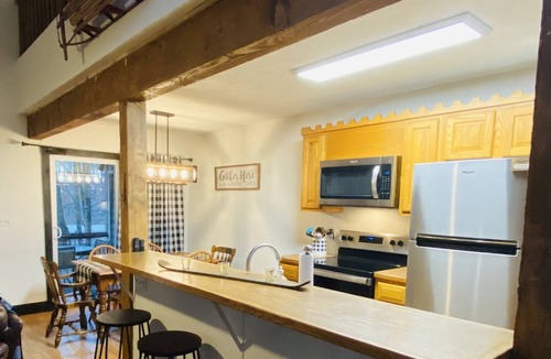 White Haven House | Updated Cute Chalet, Hot Tub! Close to lakes, hiking, state parks, golf course!