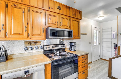 Damascus Cottage | Updated Damascus Cottage on Appalachian Trail!
