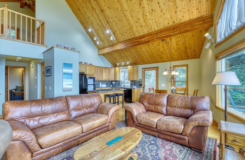 Rosario House | Updated Eastsound home w/million dollar views