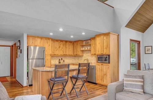 Overlook Park Condo | Updated, great location, by Sharc and Village mall
