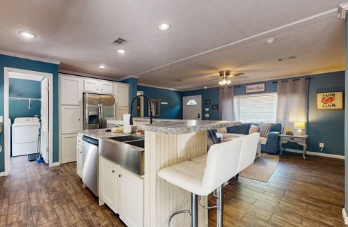 Clarkesville House | Updated kitchen, outdoor seating, drive to all the area waterfalls