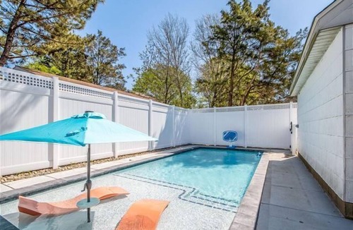 Lewes House | UPDATED KITCHEN SPRING 2026 Private Heated Pool, Game Room, and Pet Friendly