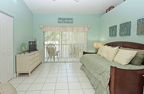 North Naples Villa | Updated Lakefront Villa!