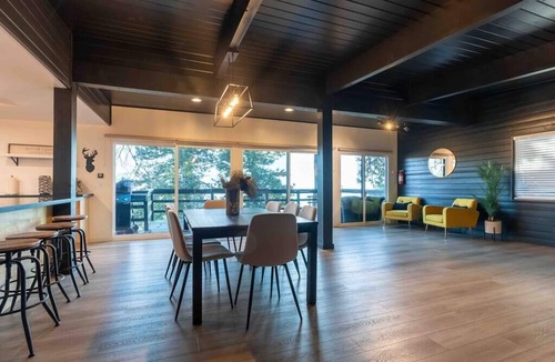 Running Springs House | Updated Mountain Cabin Retreat with Majestic Views