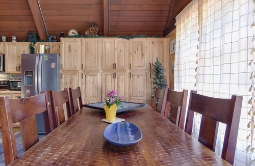 Packwood House | Updated Mt Rainier Cabin near White Pass and Cowlitz River - Mama Bear Chalet