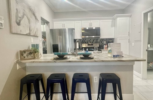 Seminole Condo | UPDATED REMODELED CONDO- NO STAIRS 3 MILES TO THE BEACH! PETS ok! HEATED POOL !
