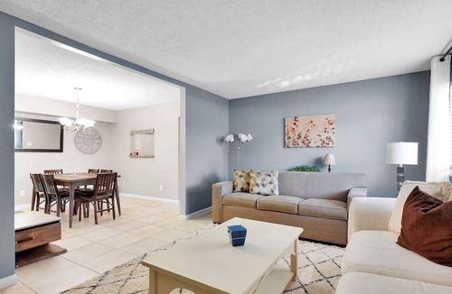 Southside Condo | Updated & Spacious 2 Bed Condo Sleeps 6 1st fl