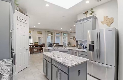 Grand Prairie House | Updated Spacious Home near ATT Major international sporting event