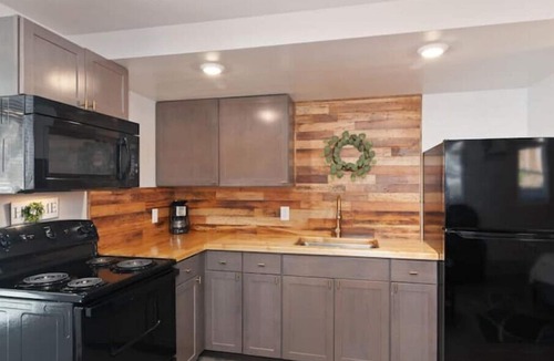 Lake Junaluska Apartment | Updated Studio 3Min Walk to Lake