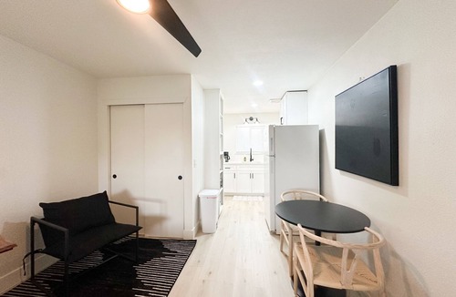 Salida Apartment | Updated studio in Salida ca. HWY 99 located 1 mile away. Kaiser 2 mi away