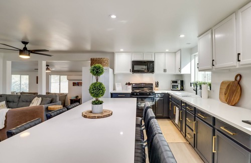 Topock House | Updated Topock Home w/Deck & Fire Pit!