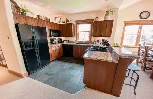 Keystone House | Updated Townhome w/Stunning Views, Summer Fun