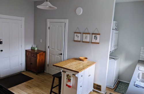 Sheboygan House | Updated Victorian in the Heart of Sheboygan. Beach, Downtown, Golf, Road America