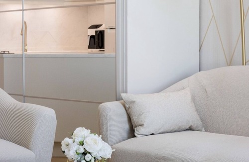 Discovery Gardens Apartment | Upgraded 1BR | Sleeps 4 | Near Ibn Battuta Mall