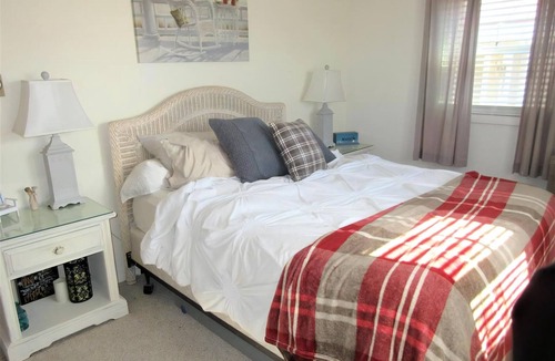 Harvey Cedars Apartment | Upgraded 2nd floor duplex in the heart of Harvey Cedars close to the bay beach.