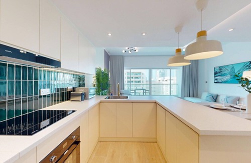 The Greens Apartment | Upgraded Chic 2 Bed l Pool View l Pool, Gym Access