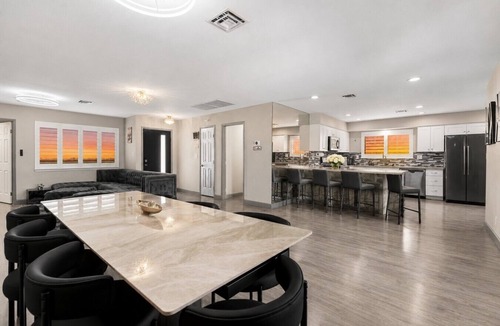 Las Vegas House | Upgraded King Beds Pool BBQ Near Strip