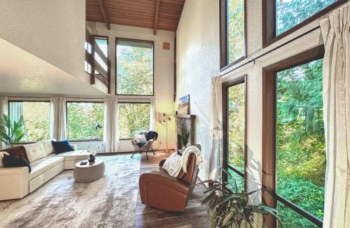 Kenmore House | Uplake Forest Retreat