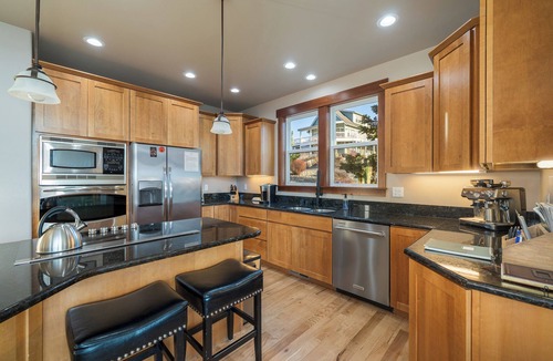Chelan House | Uplake Perch at Chelan Lookout Vacation Rentals