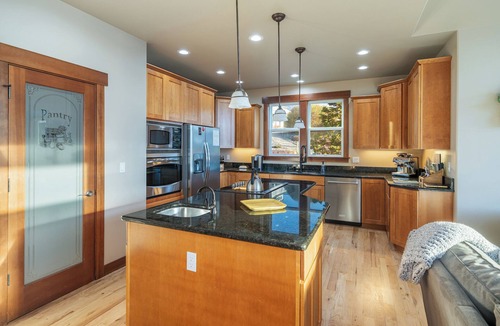 Chelan House | Uplake Perch at Chelan Lookout Vacation Rentals