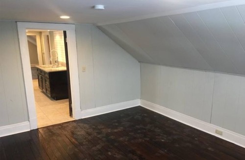 North Buffalo House | Upper (1 bedroom) unit located near Buffalo state college