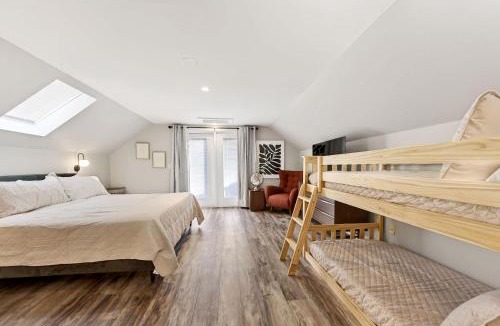Great Valley Apartment | Upper Apt 5 Min to Holiday Valley 2 King Beds