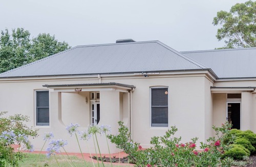 East Tamworth House | Upper Bliss – Family-Friendly 4BR by the Park