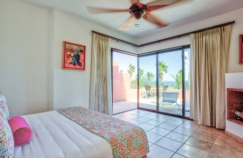 Ensenada Los Muertos Apartment | Upper Cascada: Ocean view suite with indoor/outdoor showers
