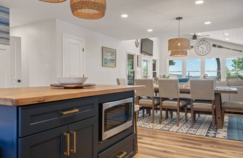 Perryville House | Upper Chesapeake Bay 5 bedroom, 3 bath, Hot Tub, Waterfront