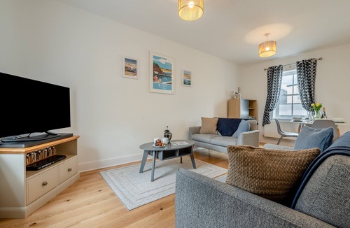 Bude Apartment | Upper Deck - Bude - Two Bedroom Apartment, Sleeps 4