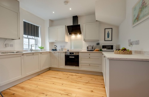 Bude Apartment | Upper Deck - Bude - Two Bedroom Apartment, Sleeps 4