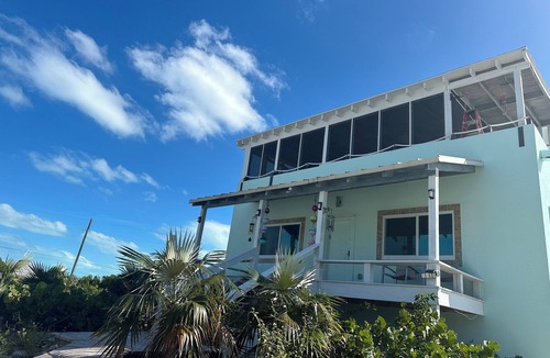 William's Town House | Upper Deck Mint House-Tropic of Cancer Beach- Sleeps up to Four