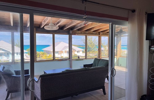 William's Town House | Upper Deck Mint House-Tropic of Cancer Beach- Sleeps up to Four