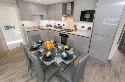 Reading Apartment | Upper Duplex Apartment w/Garden & Parking