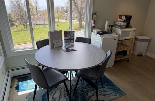 Bayfield Apartment | Upper Flat @ Steeple Hill Flats, Bayfield