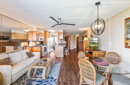 Kihei Condo | Upper floor with quiet location A402