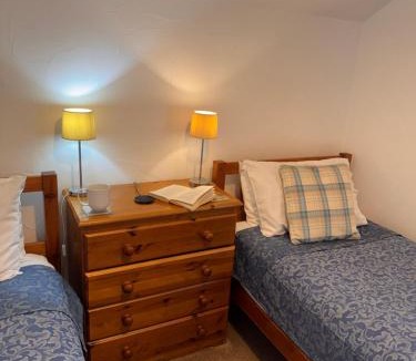 Risca East House | Upper Grippath Farm Holiday Cottages