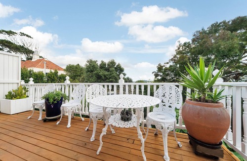 Grey Lynn Apartment | Upper level apartment renovated to a high standard