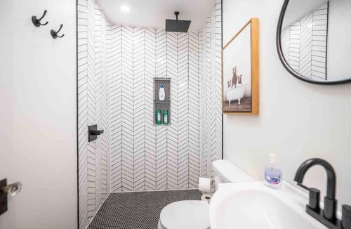 Rochester Apartment | Upper Monroe cozy Perfect for long stays