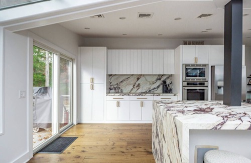 Northwest Harbor House | Upper Northwest Spacious Home - 10 minute Walk to the Beach!