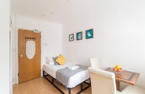 Brighton Hotel | Upper Rock G3 - triple studio