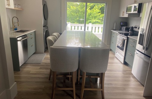 South End Apartment | Upper TwoBedroom Close to Everything/Schools/Restaurants