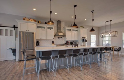 Monument House | Upper Unit: Raspberry Mountain Family Farmhouse