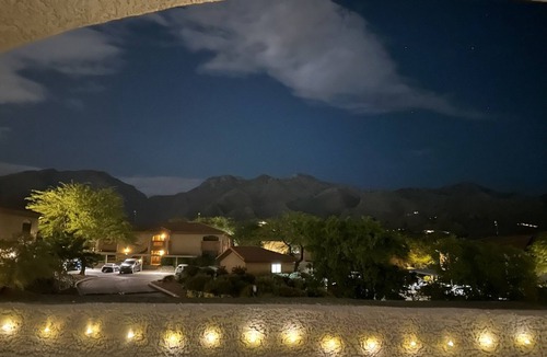 Tucson Condo | Upper unit with VIEW! Luxury 1BR condo + Queen sleeper, Pool, Spa, + Fitness!