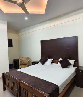 Pala Hotel | UPPERCREST RESIDENCY PALA