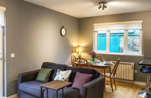 Ellon House | Uppermill Farm