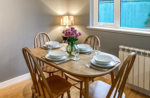 Ellon House | Uppermill Farm