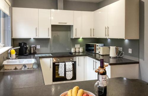 Ellon House | Uppermill Farm