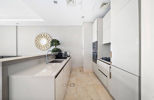 Palm Jumeirah Apartment | Upscale 1 BR with beach access on Palm Jumeirah
