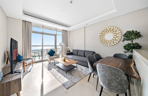 Palm Jumeirah Apartment | Upscale 1 BR with beach access on Palm Jumeirah
